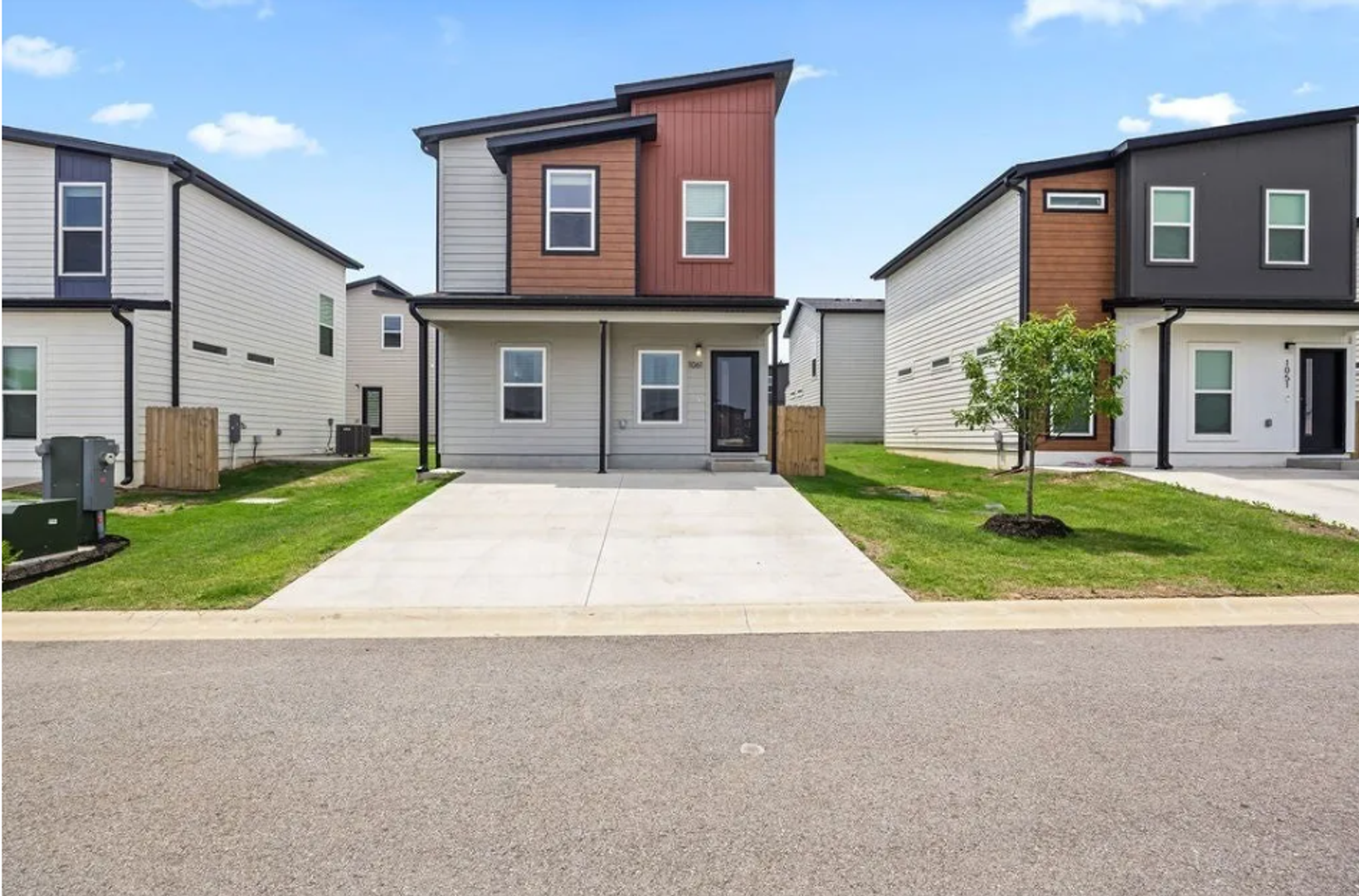 Bentonville House: 1061 Kentucky Ave