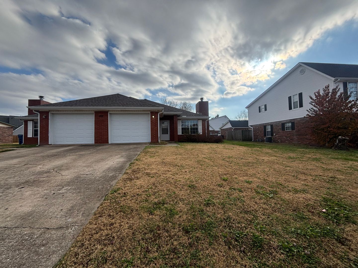 Bentonville Multiplex: 507 Camellia Drive