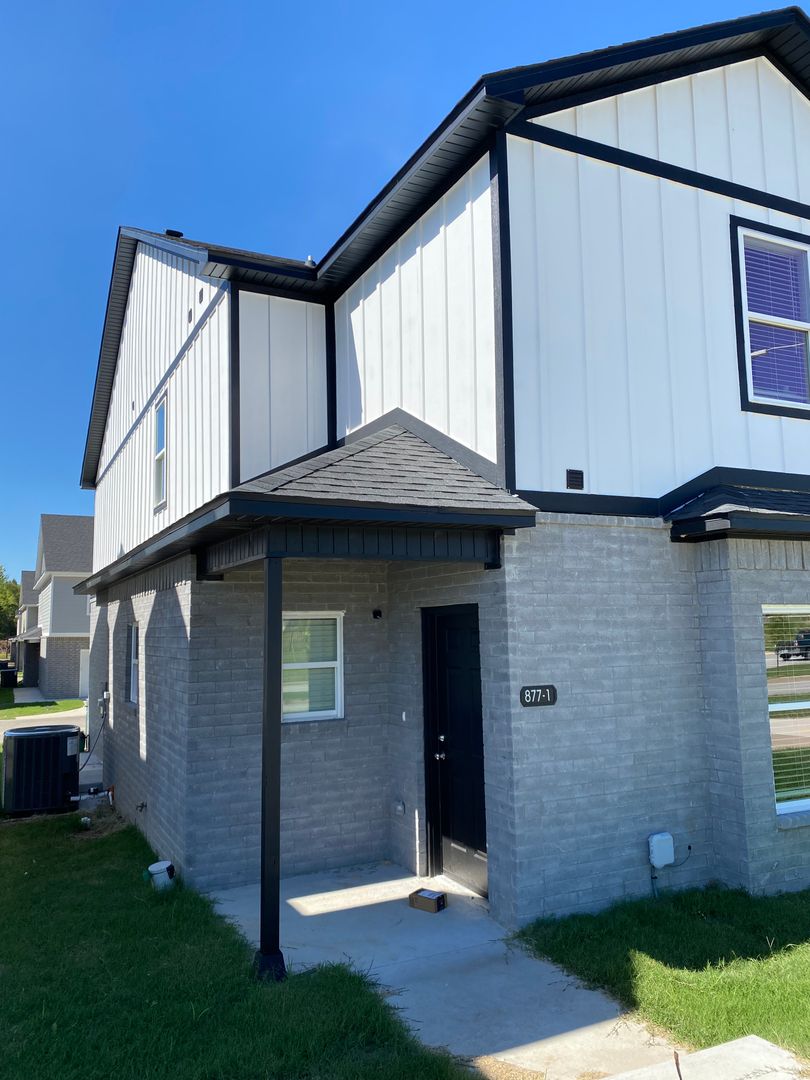 Fayetteville Apartment: 877 S Rupple Road