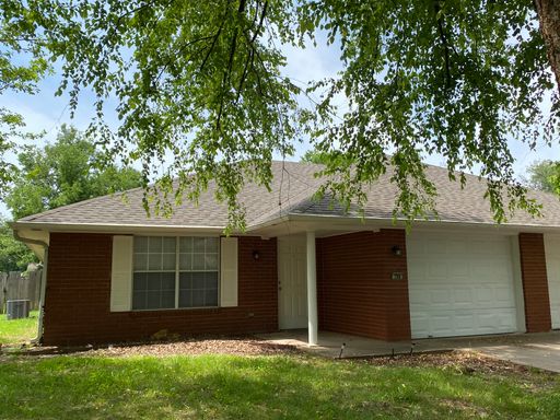 Two Bedroom Duplex in Springdale! For Lease by RPM! – photo 1