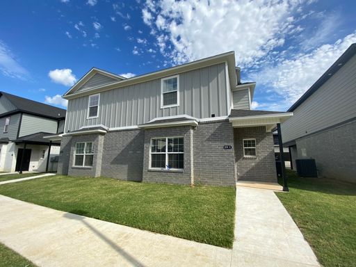 Newer Four Bedroom Home!! MOVE IN SPECIAL: FIRST MONTHS RENT FREE! – photo 1