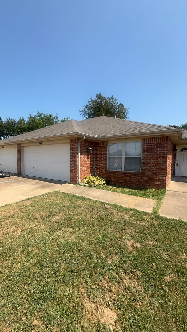 Centerton House: 790 Appleridge Drive