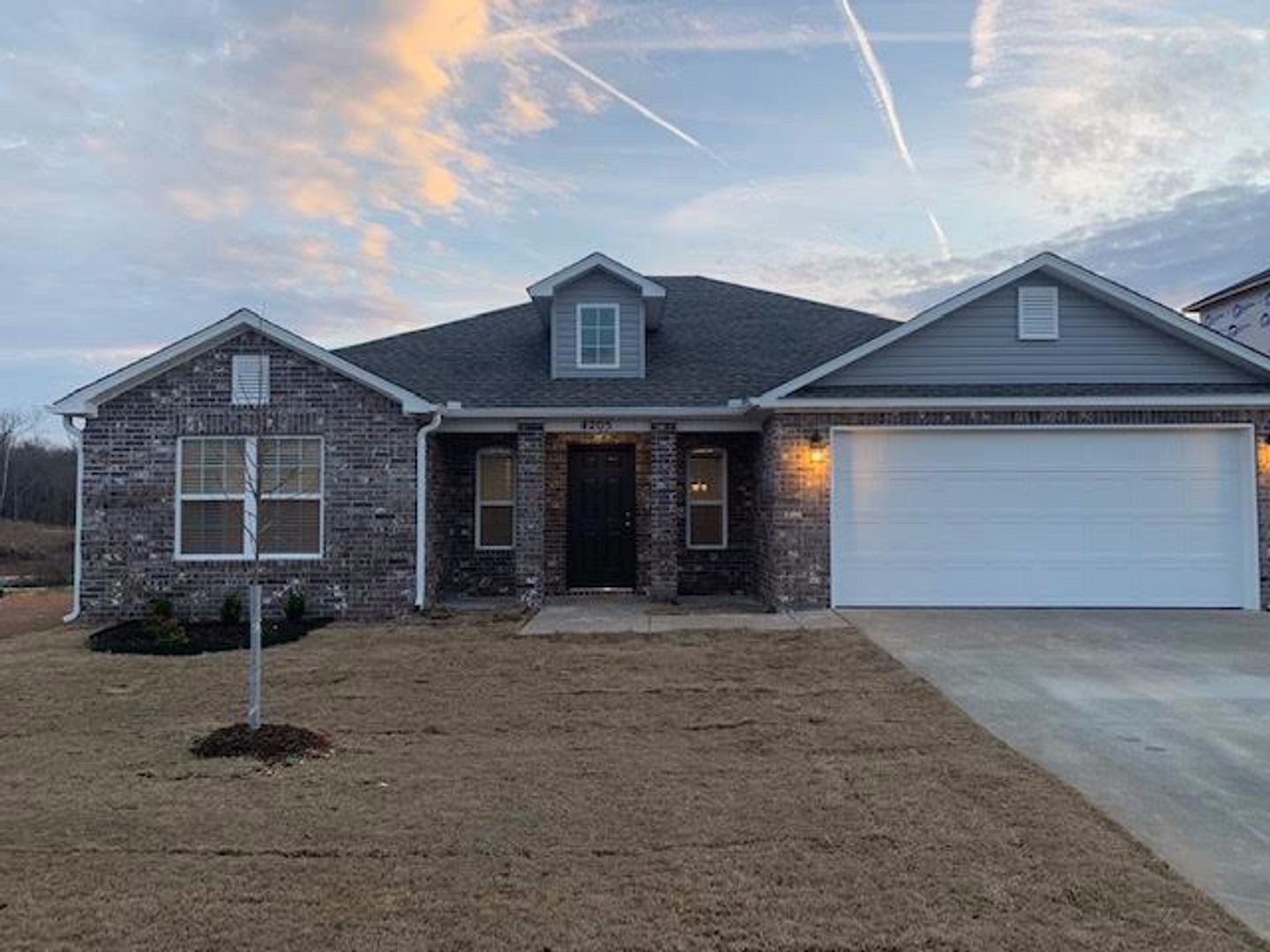 Bentonville House: 4205 SW Lenox Avenue