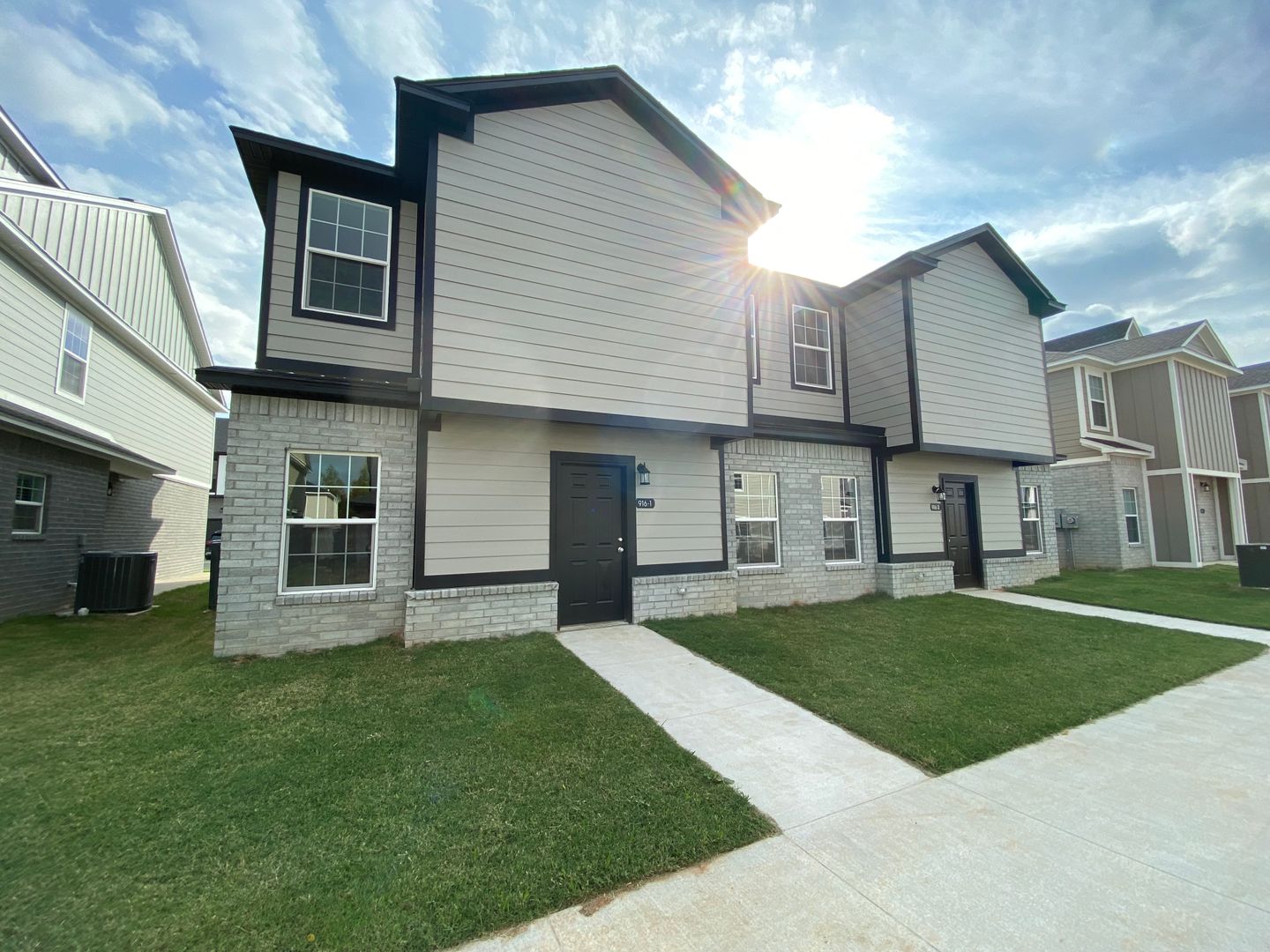 Fayetteville Multiplex: 820 S Benchmark Ln