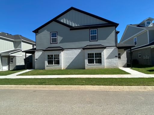 Newer Three-Bedroom Home!! MOVE IN SPECIAL: FIRST MONTH'S RENT FREE! – photo 1