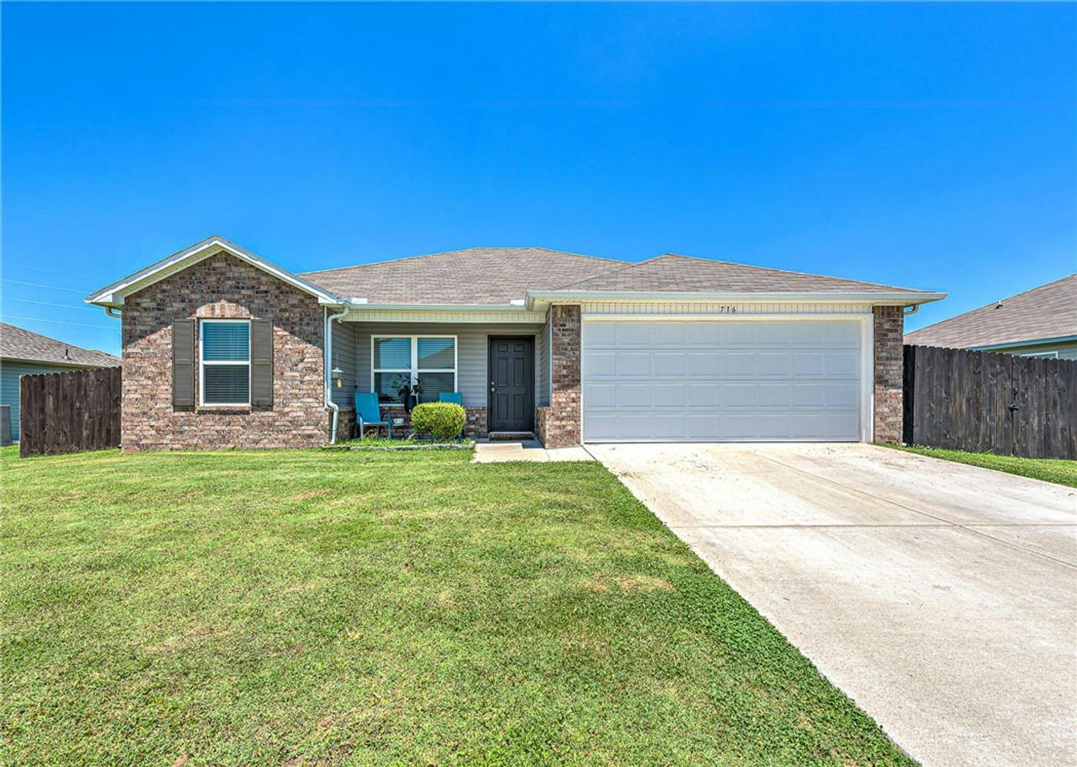 Bentonville House: 716 NW 70th Avenue