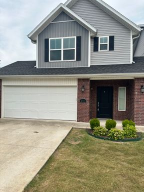 3 Bedroom 2.5 Bath Family Home for Rent! – photo 1