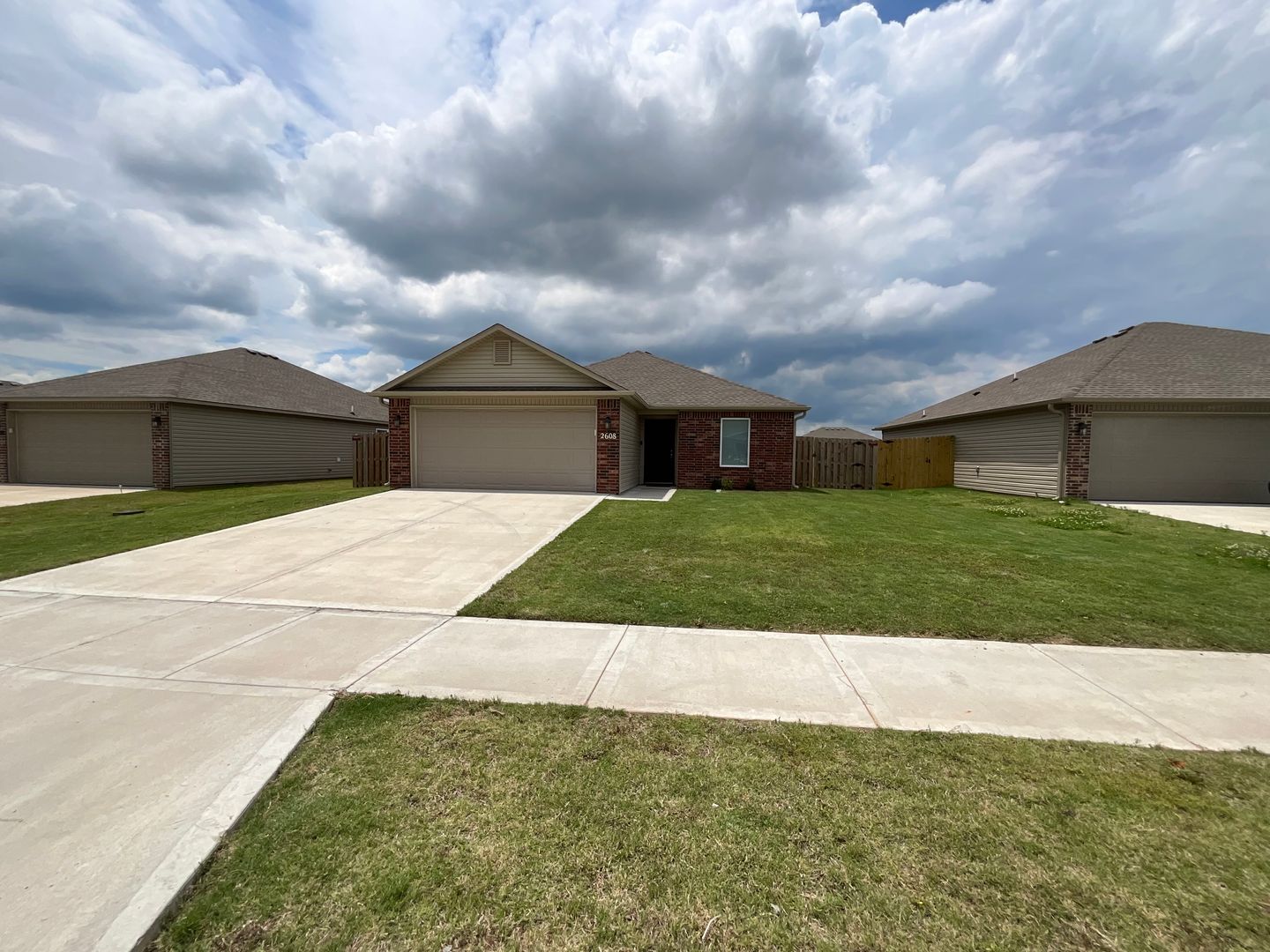 Siloam Springs House: 2608 S Silver Street