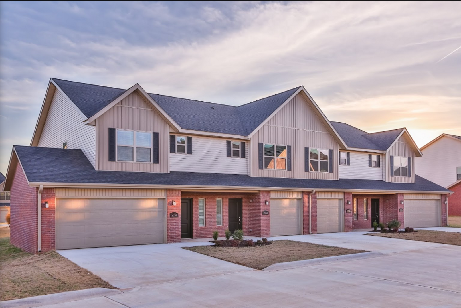 Rogers Townhome: 2752 W Kilimanjaro Way