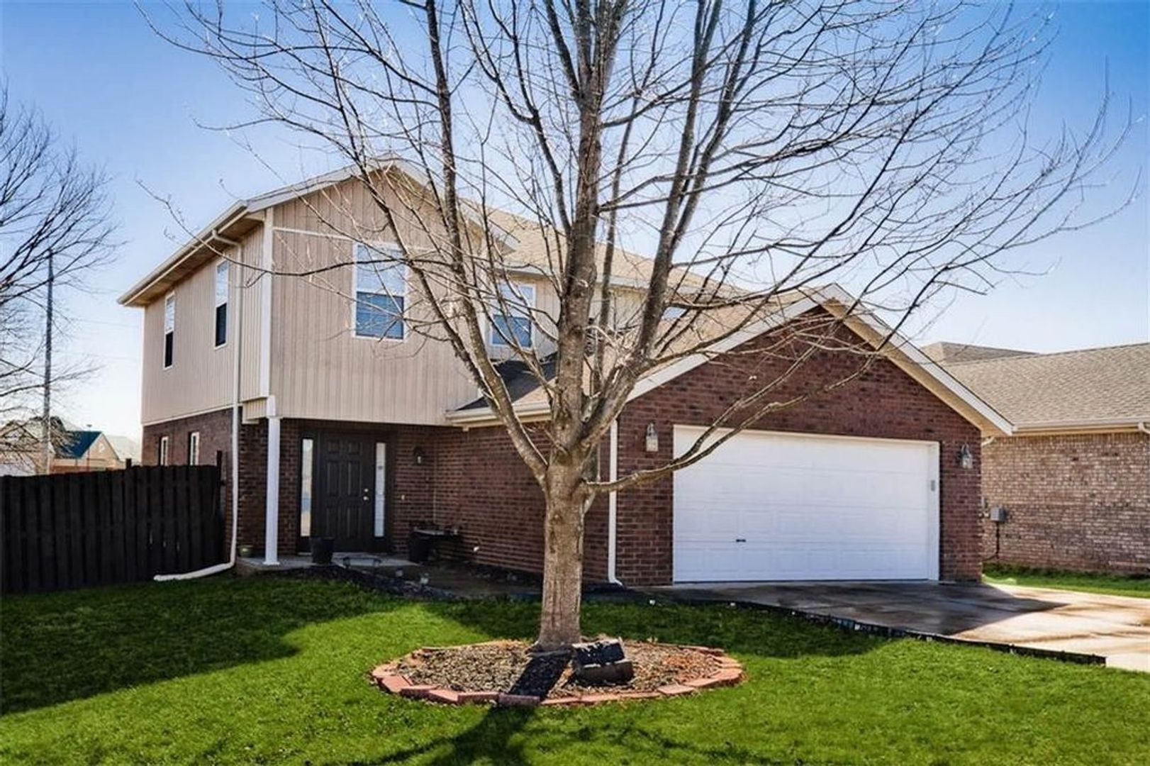 Bentonville House: 3705 SW Hansom Loop