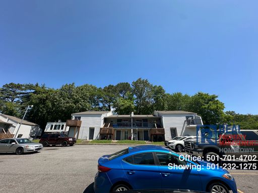 Charming 2 Bed, 1.5 Bath Apartment: Move In Special: $400 Off Your 2nd Month! – photo 1