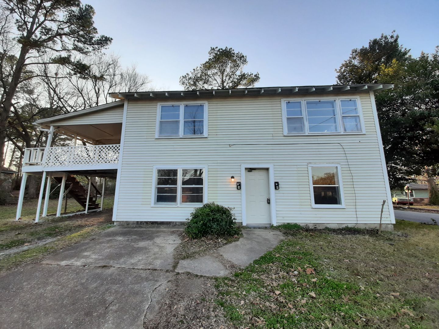 Searcy House: 609 Oak St