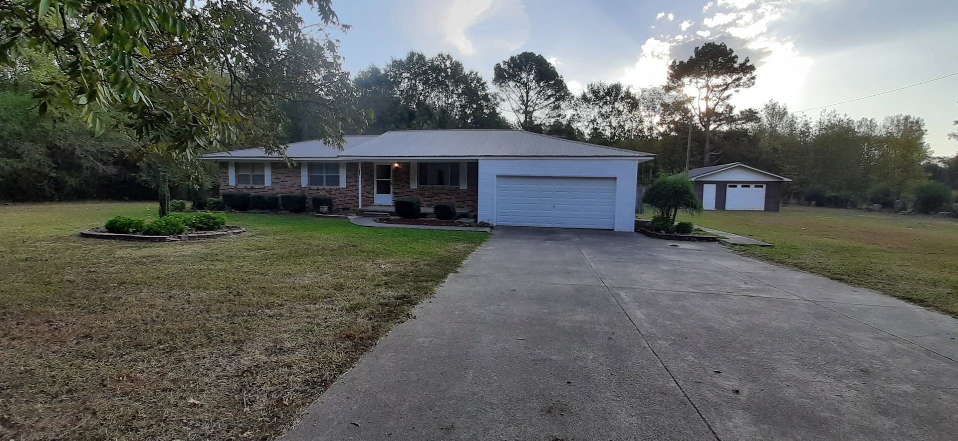 Beebe House: 3267  Hwy 31 S