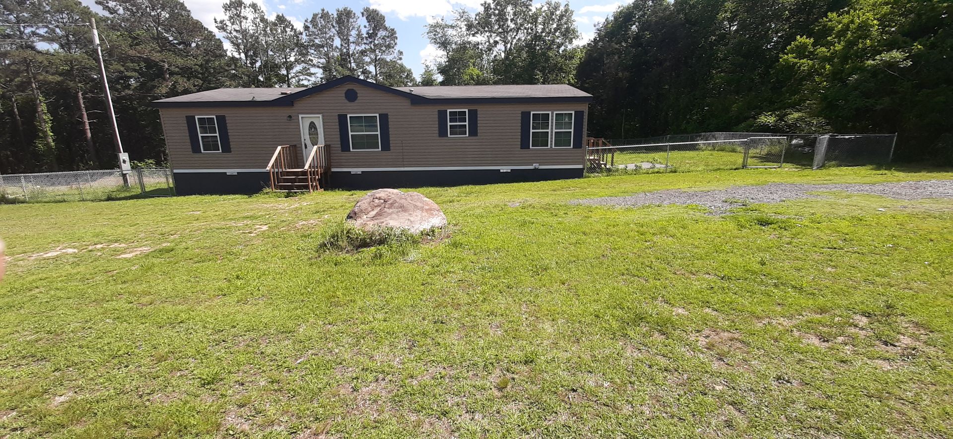 Romance House: 261 Romance Rd