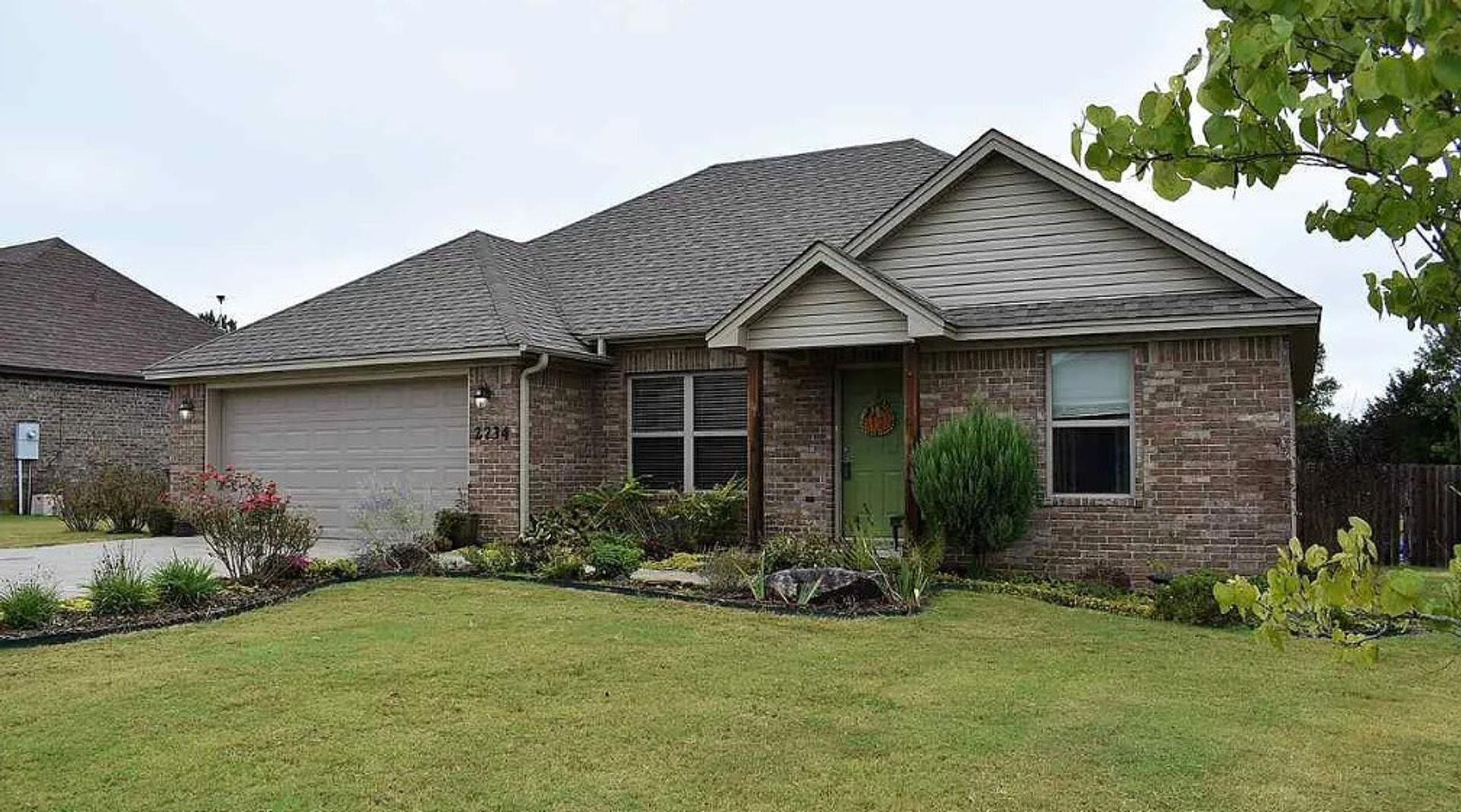 Searcy House: 2734 Ridgewood Rd.