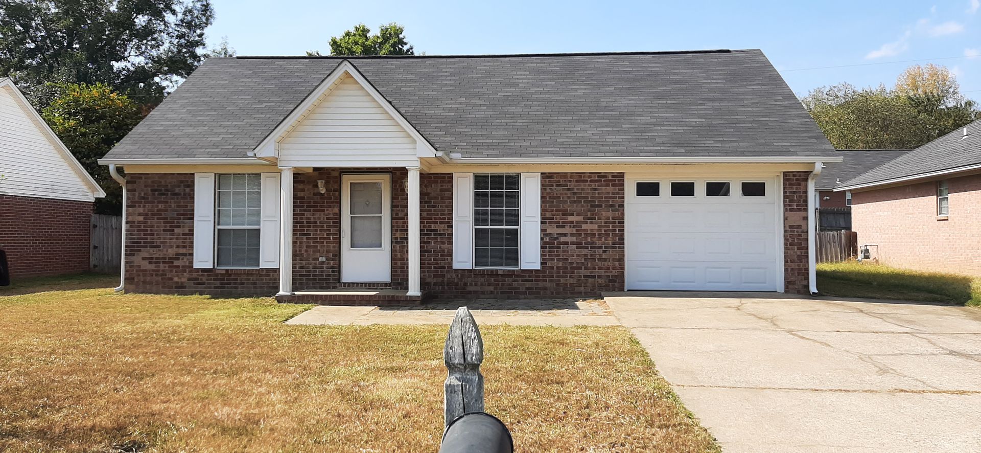 Searcy House: 119 Autumn Cove