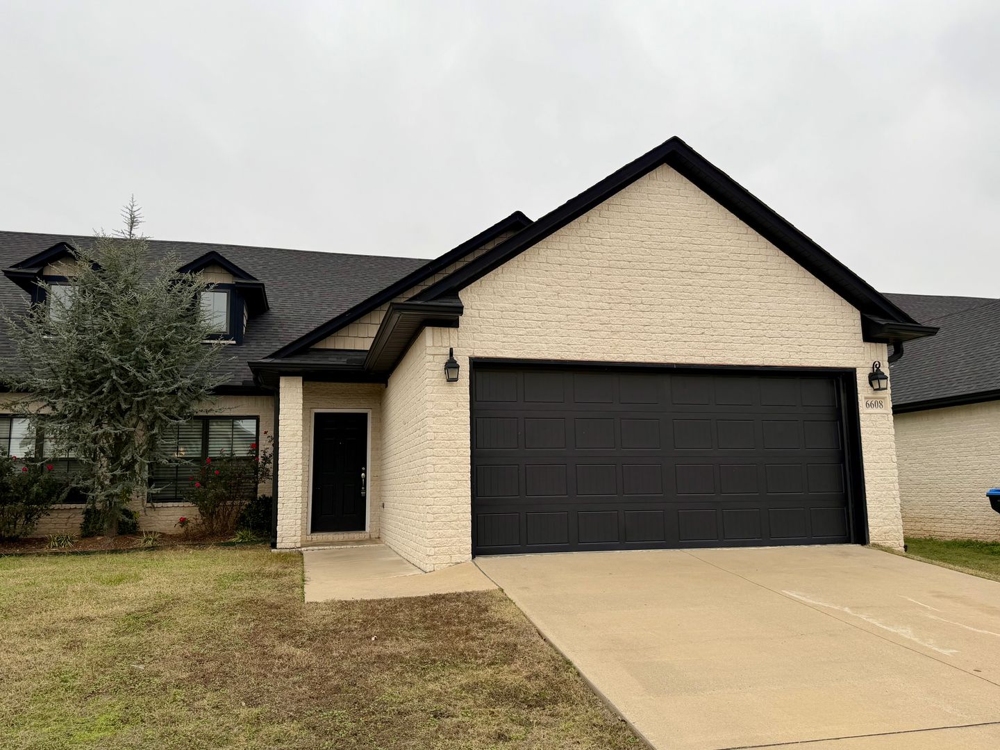 Fort Smith House: 6608 Leightyn Lane