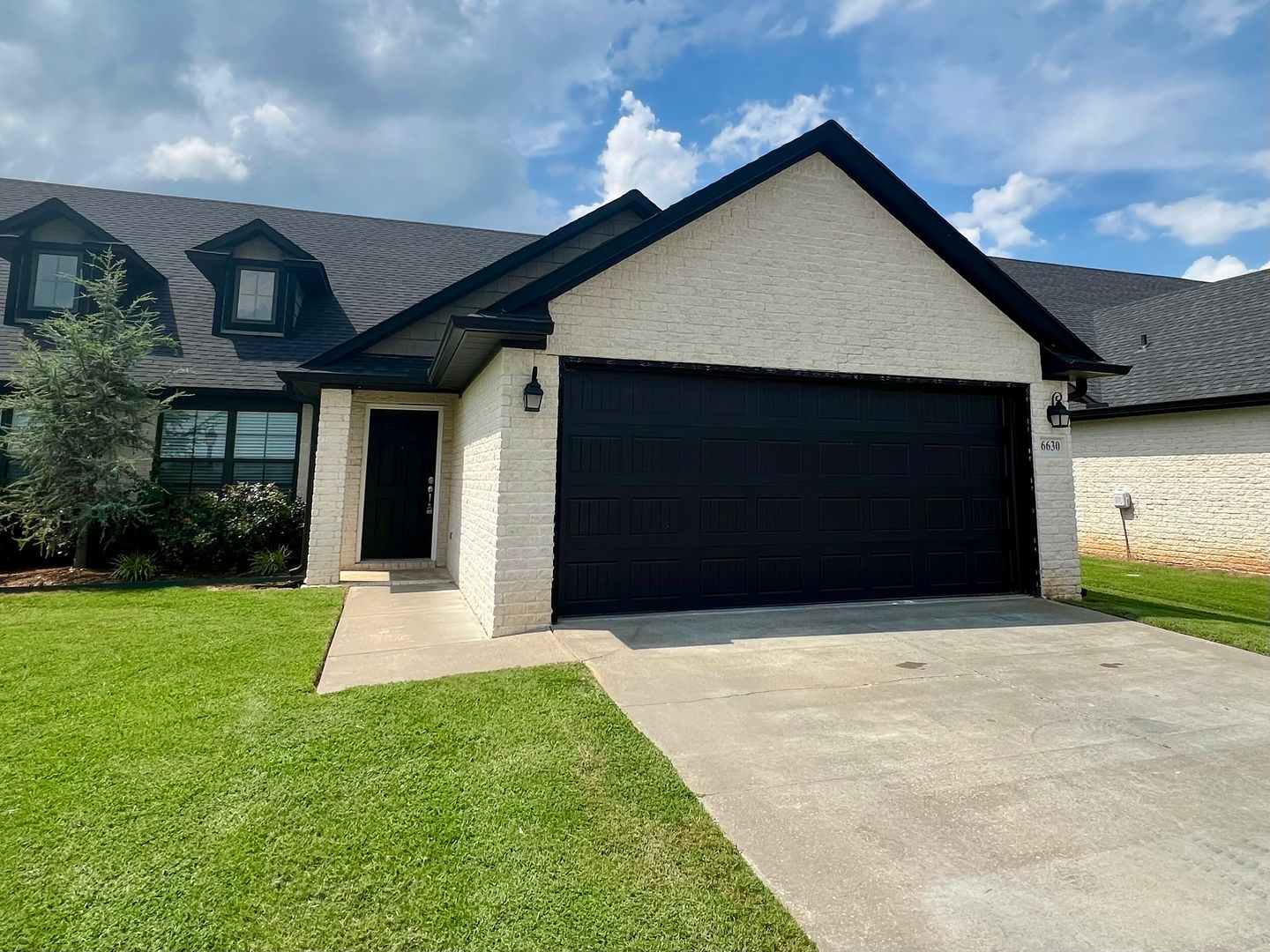 Fort Smith House: 6630 Leightyn Lane