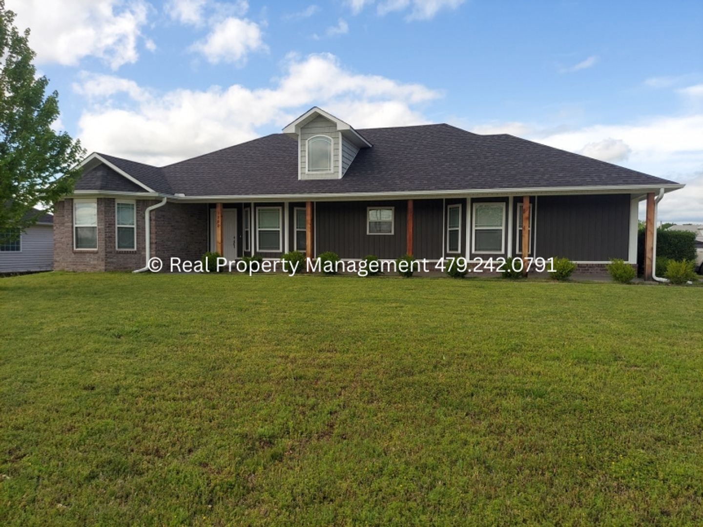 Van Buren House: 1200 Sandstone Drive