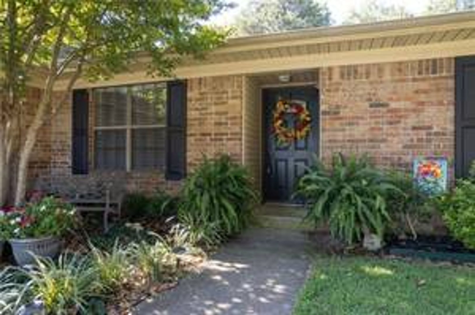 Van Buren House: 306 Elfen Glen Street