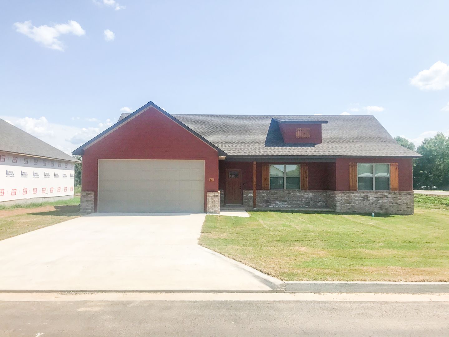 Pocola House: 101 Countryside Way