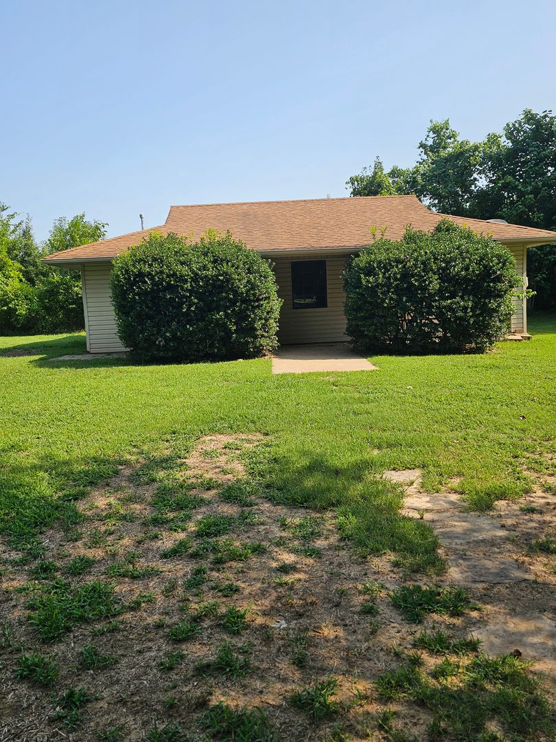 Van Buren House: 1243 Charles Drive