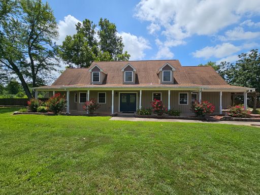 Beautiful 4 bedroom 4 bath 4 Acre Home outside of Fort Smith City Limits - Coming in October – photo 1
