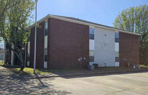 2 Bedroom 1.5 Bath For Rent. Coming in September!