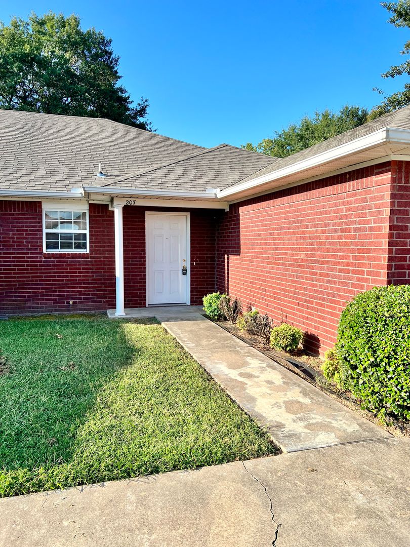 Barling House: 207 H Street