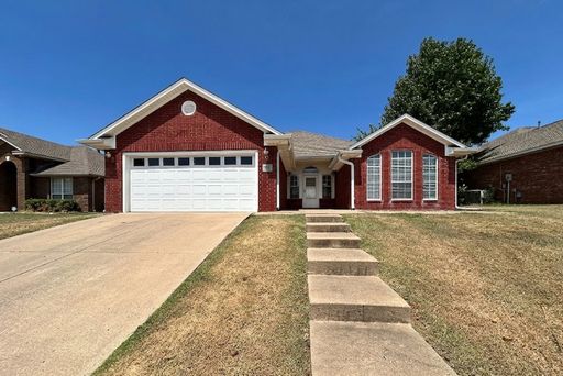 Beautiful 4 Bed 2 Bath Home For Rent in Van Buren – photo 1