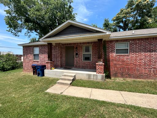 Coming in October! Cute 2 Bed 2 Bath Duplex close to Downtown – photo 1