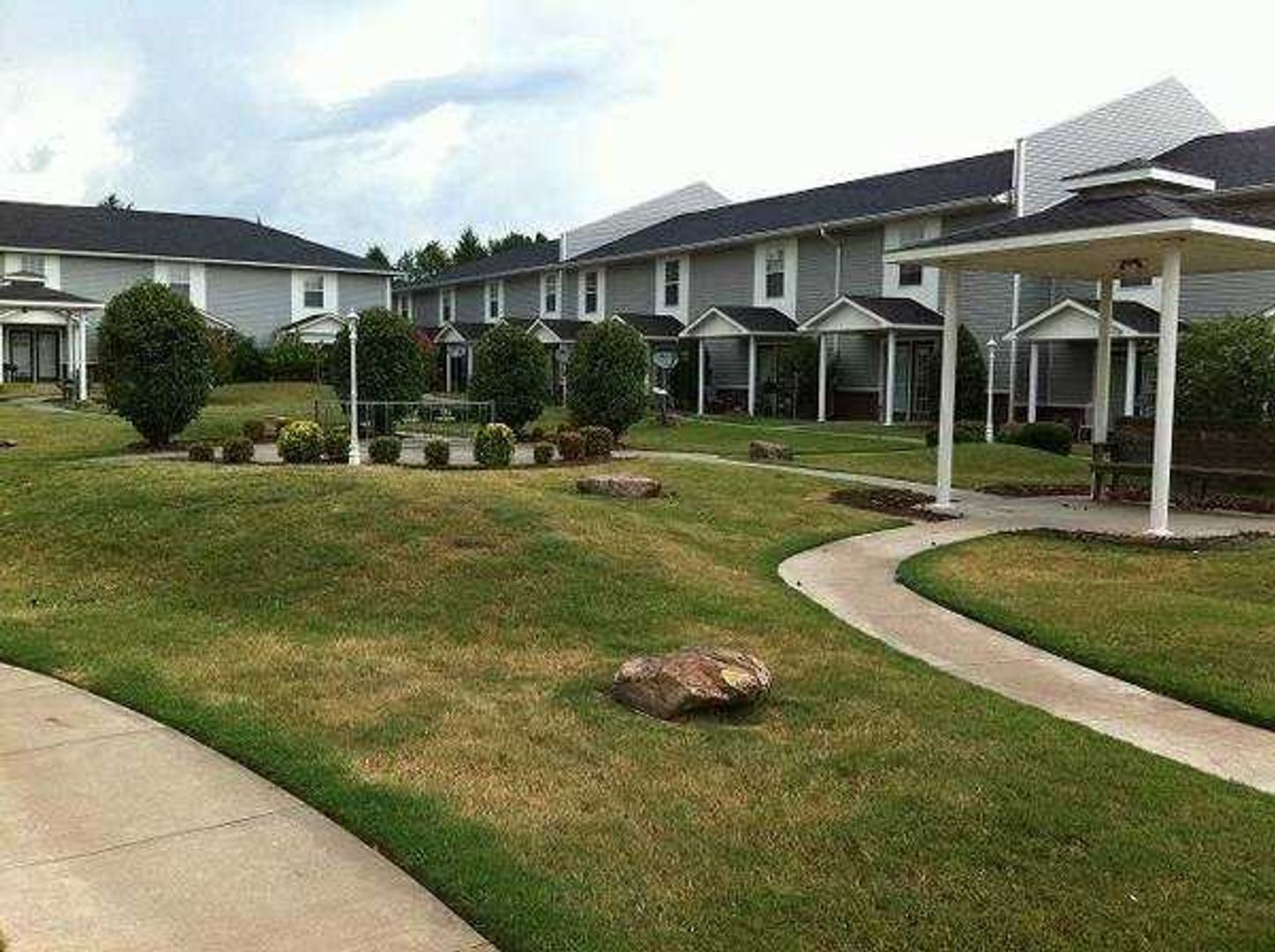 Van Buren Apartment: 51 Cedar Creek Court