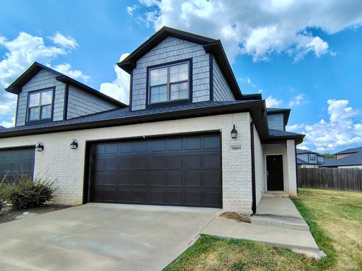 Spacious 3 Bedroom Chaffee Crossing Townhome **First Full Month's Rent FREE** – photo 1
