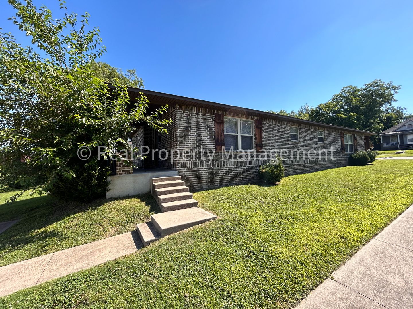 Fort Smith House: 324 S 12th Street