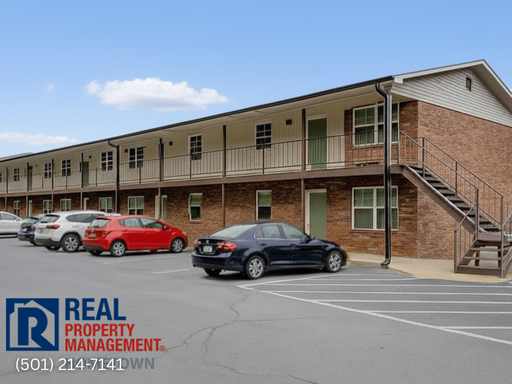 HALF OFF FIRST MONTH'S RENT INCENTIVE! Charming 2-bed, 1-bath apartment just across the street from UALR! – photo 1