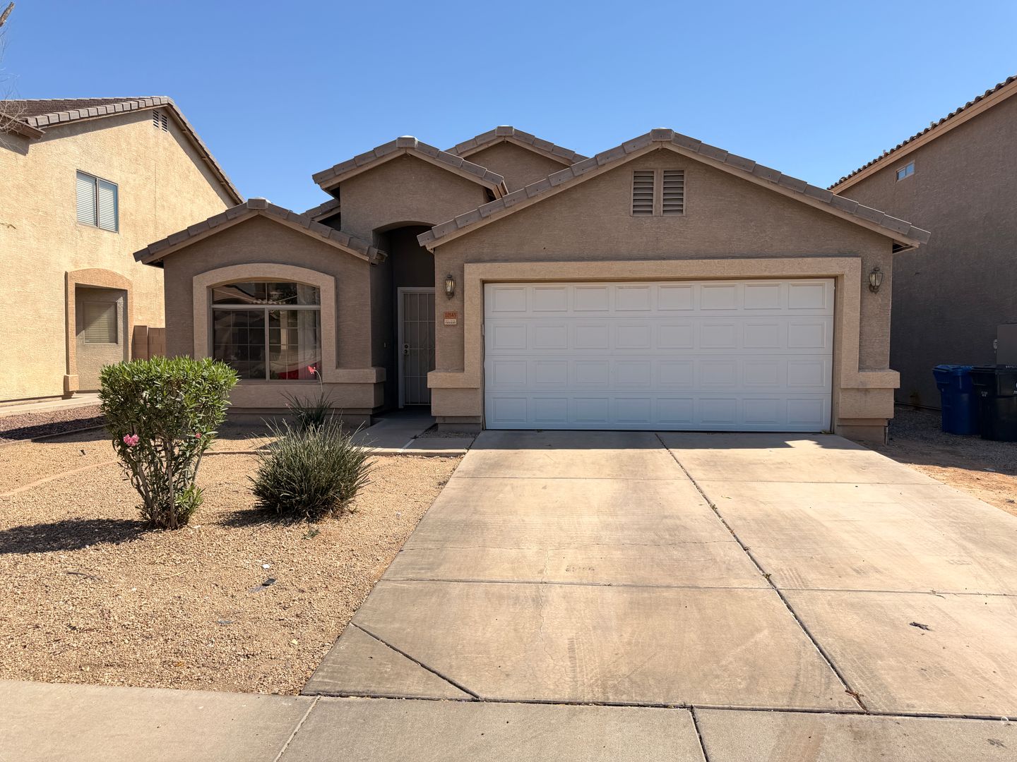 Avondale House: 10545 W Alvarado Rd