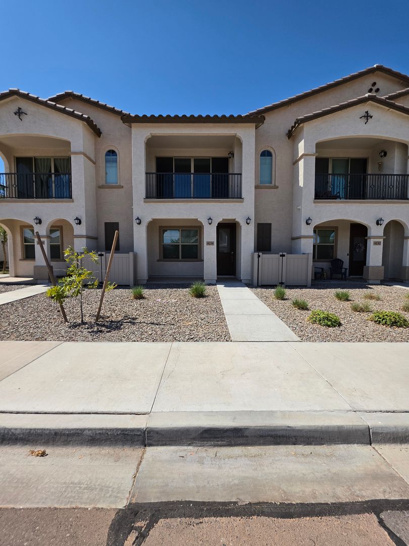 Gilbert House: 4134 E Pinto Dr.