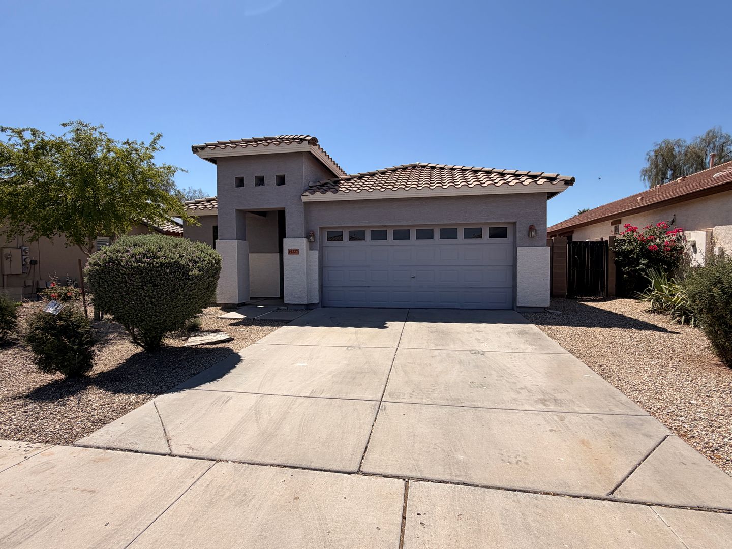 Goodyear House: 15227 W Jackson St