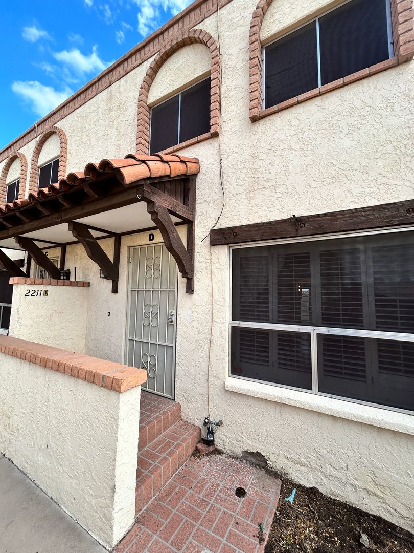 Phoenix Townhome: 2211 W Turney Ave, Apt D