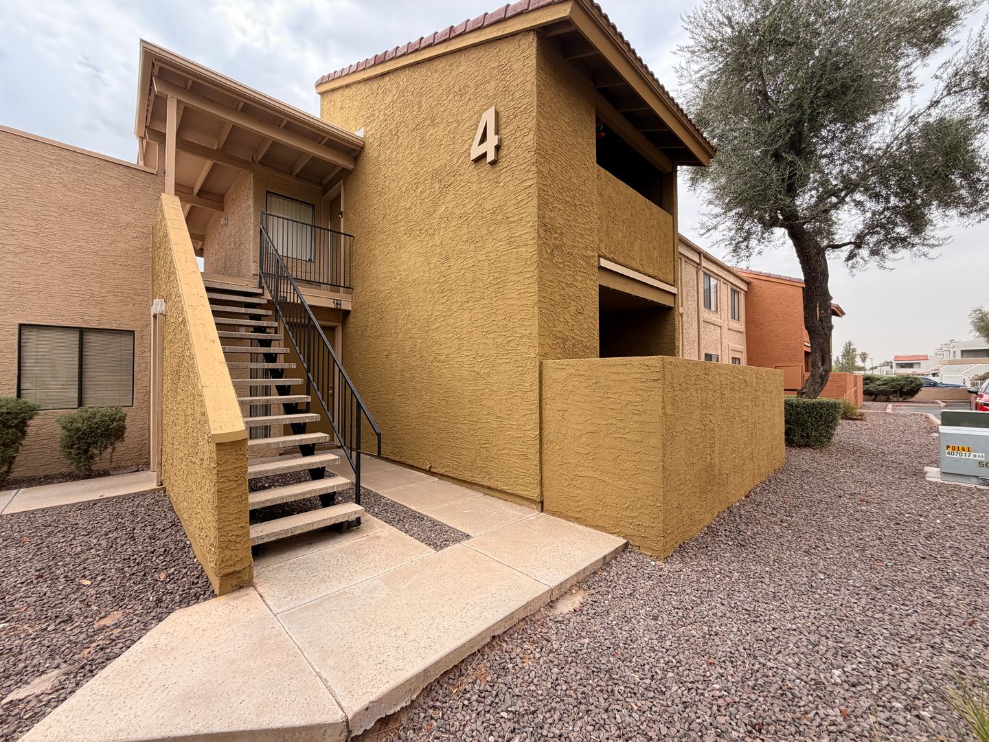 Tempe Apartment: 825 S. River Drive