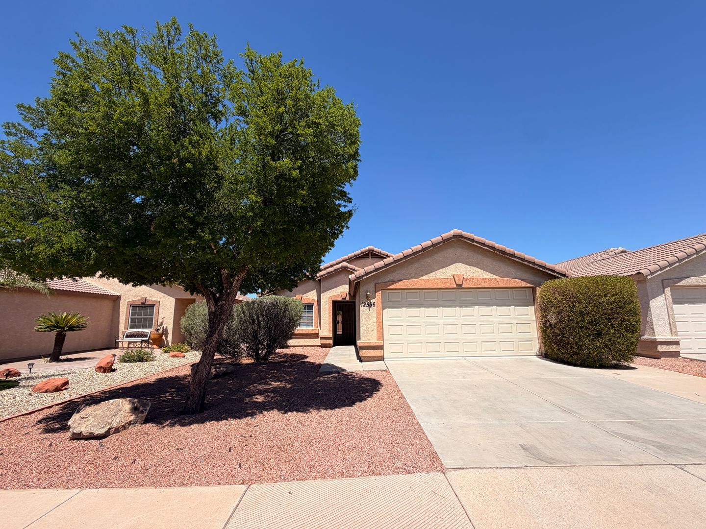 El Mirage House: 12556 W Charter Oak Rd
