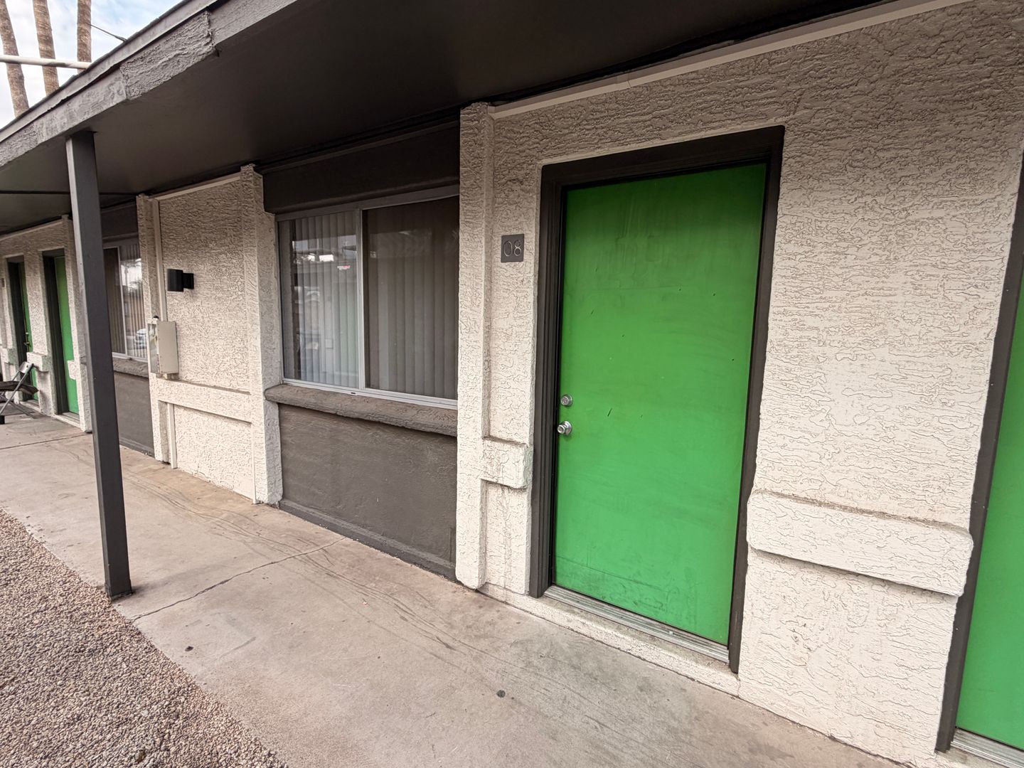 Glendale Apartment: 6802 W Glendale Ave