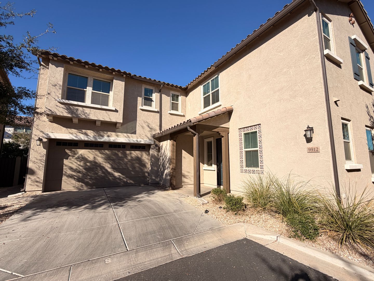 Mesa House: 9912 E Tahoe Ave