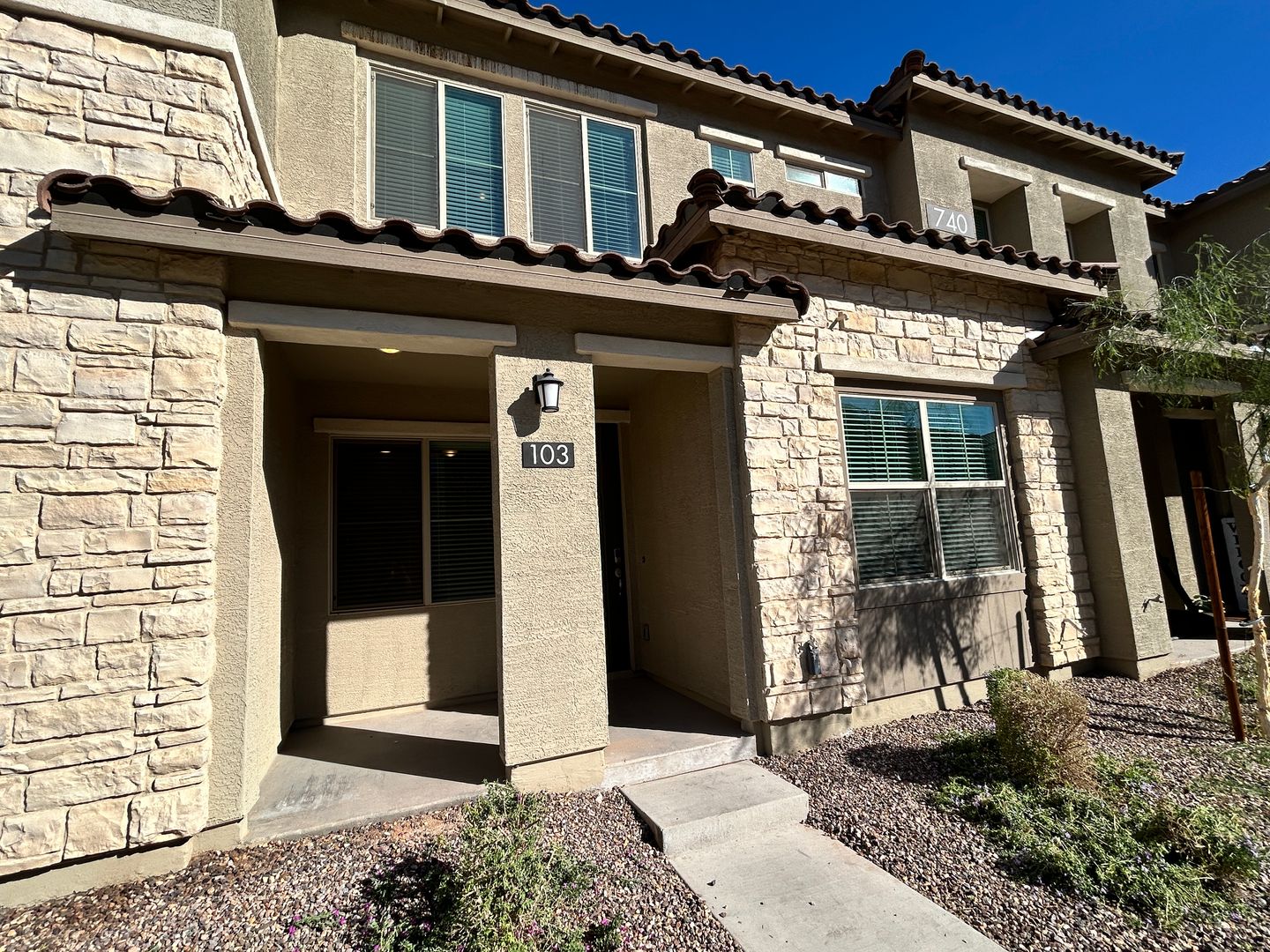 Gilbert Townhome: 740 E Lark St # 103