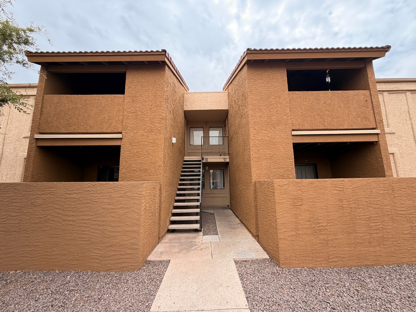 Tempe Apartment: 825 S. River Drive