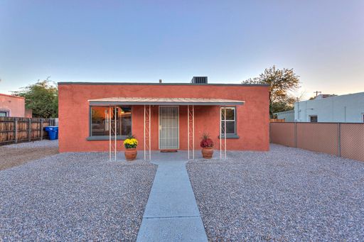 Great 3-Bedroom Close to the UofA! Washer & Dryer Included!! – photo 1