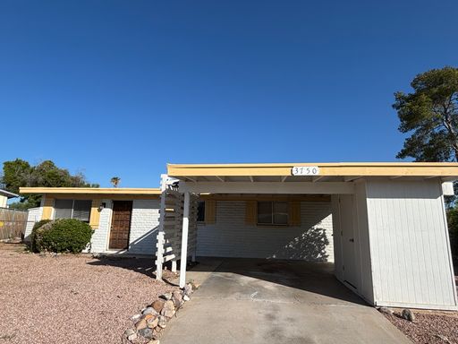 Nice 3-Bed, 2-Bath on Tucson's Eastside! – photo 1