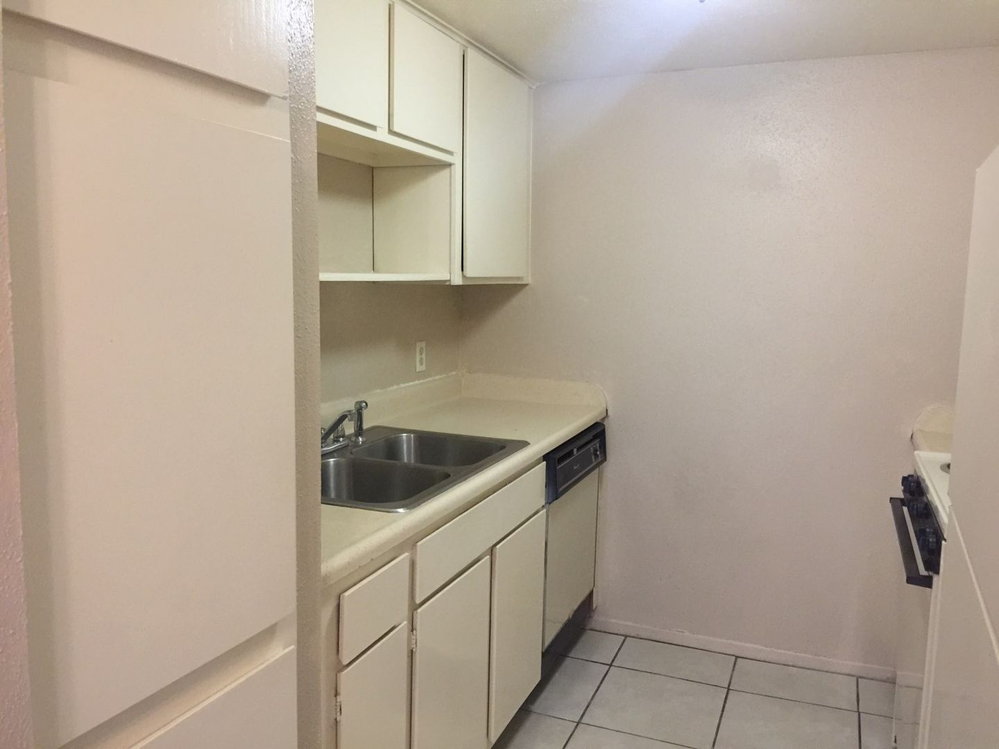 Tucson Apartment: 1620 N Wilmot Rd E241