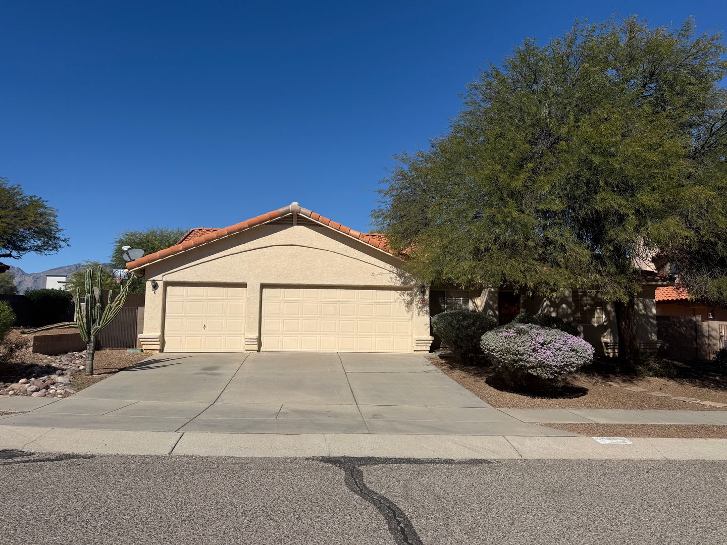 Tucson House: 7917 E Waverly St