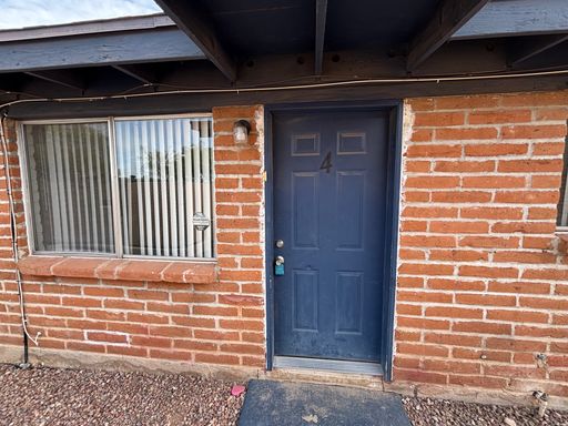 Centrally Located 1-Bed, 1-Bath. Water/Sewer/Trash Included!! – photo 1